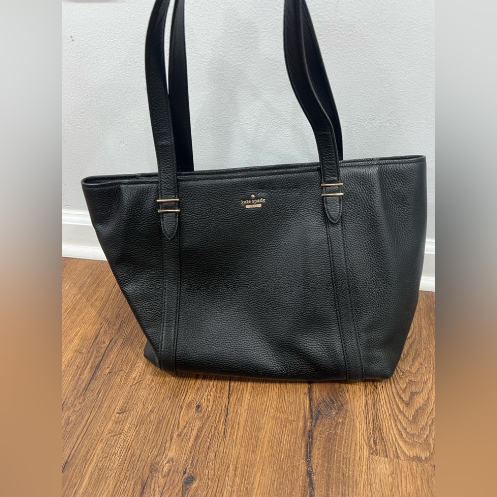 KATE SPADE Oakwood Street Chandra Black Tote EUC